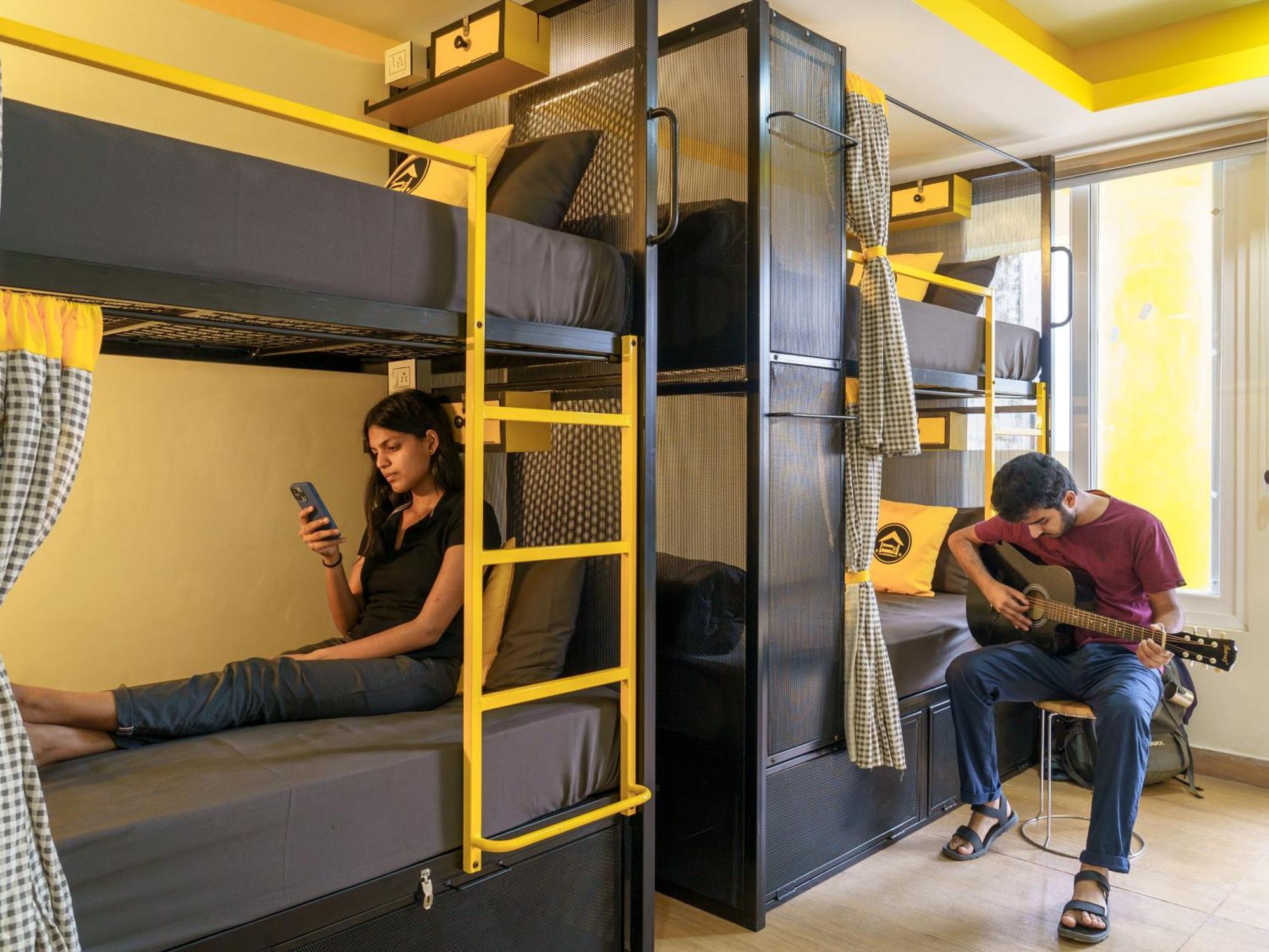 The Hosteller Dehradun Buitenkant foto