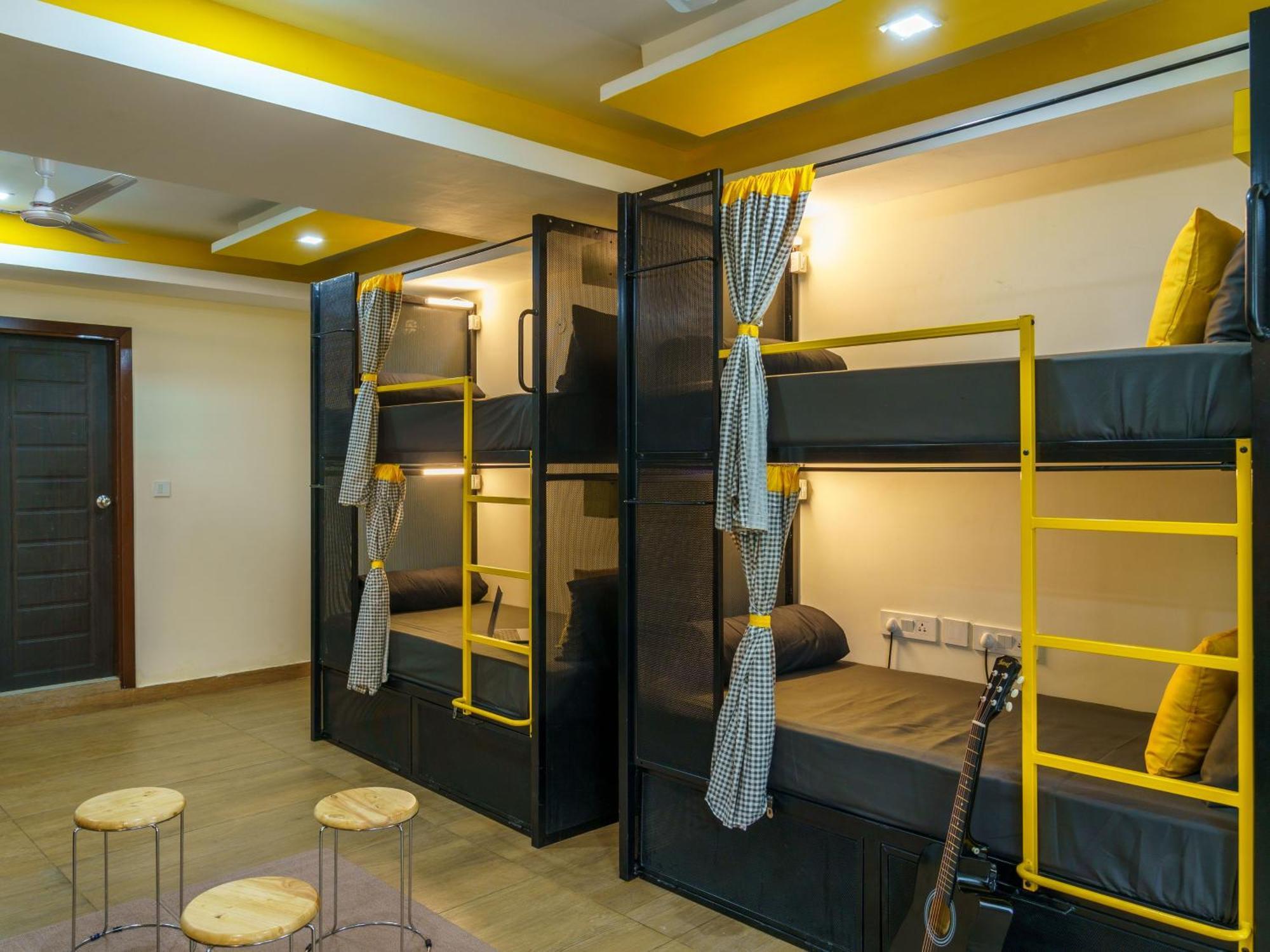 The Hosteller Dehradun Buitenkant foto