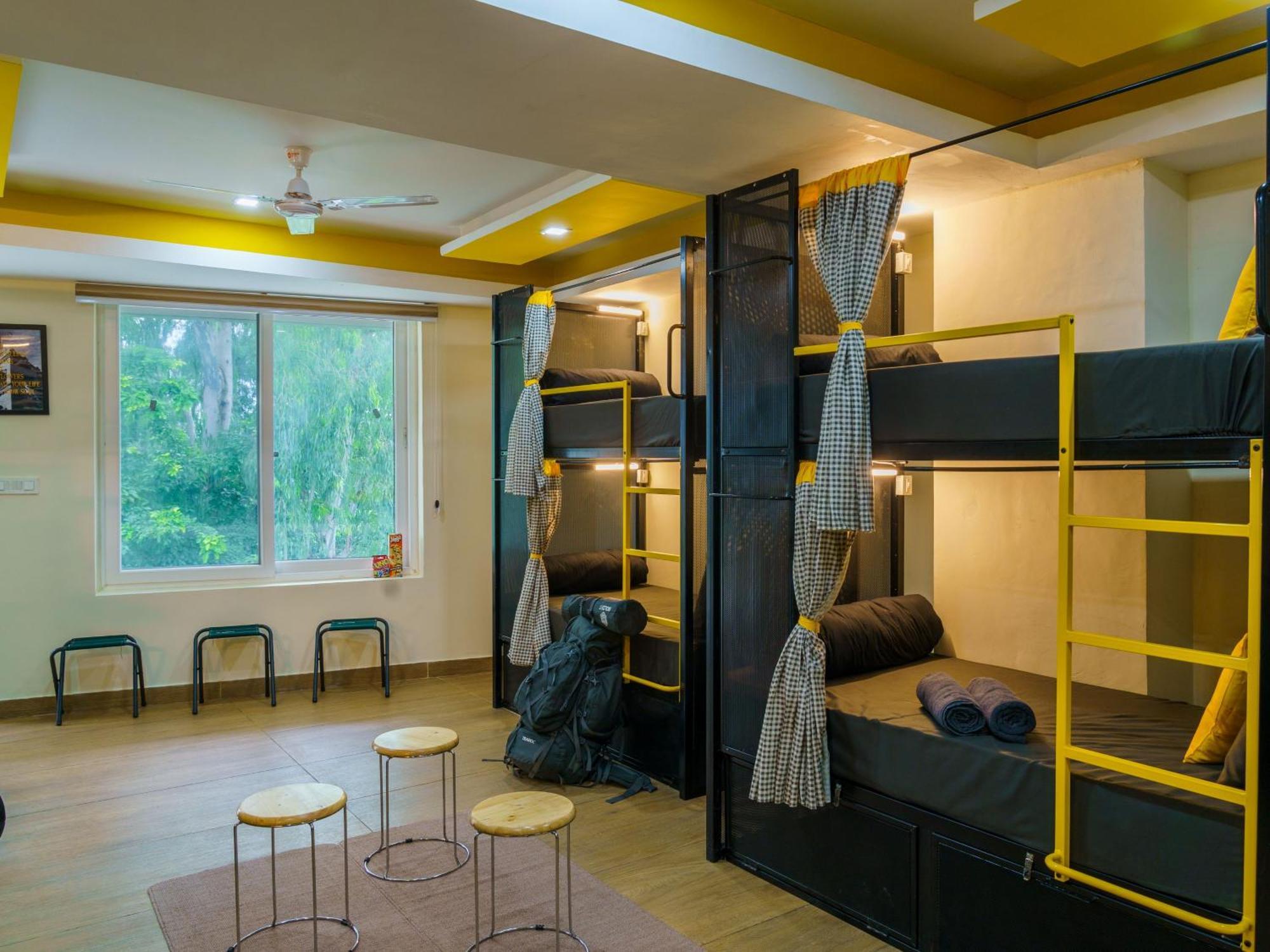 The Hosteller Dehradun Buitenkant foto